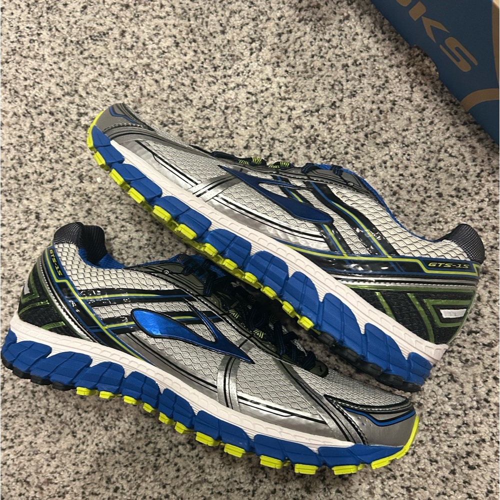 MENS Brooks Adrenaline GTS 15 Size 10